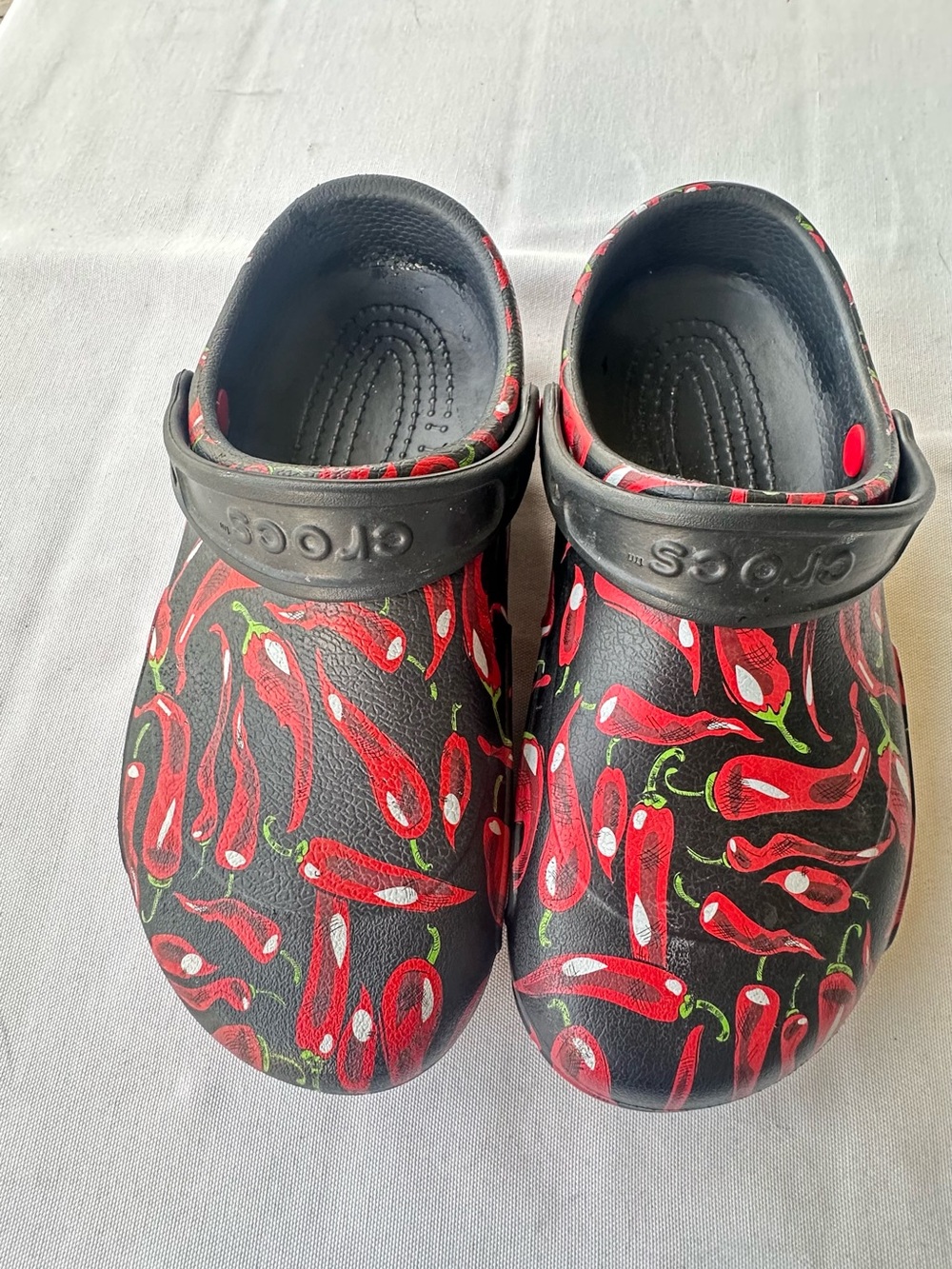 Crocs Bistro Clogs Unisex Size M 8 W 10 Black Red Chili